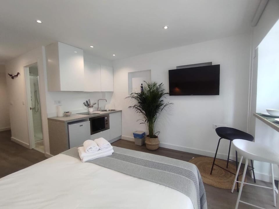 Bed, TV and multimedia, Kitchen or kitchenette