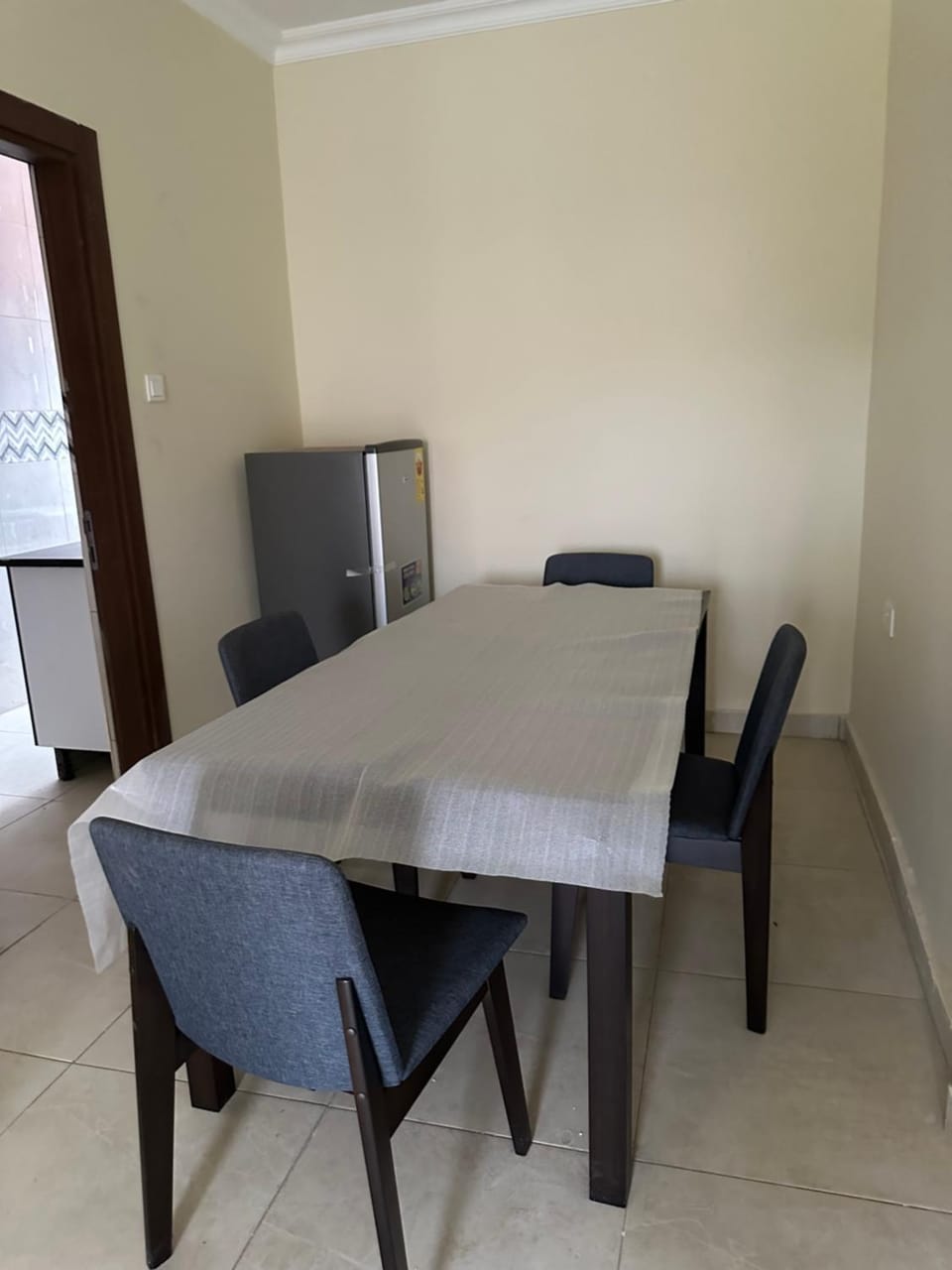 Seating area, Dining area