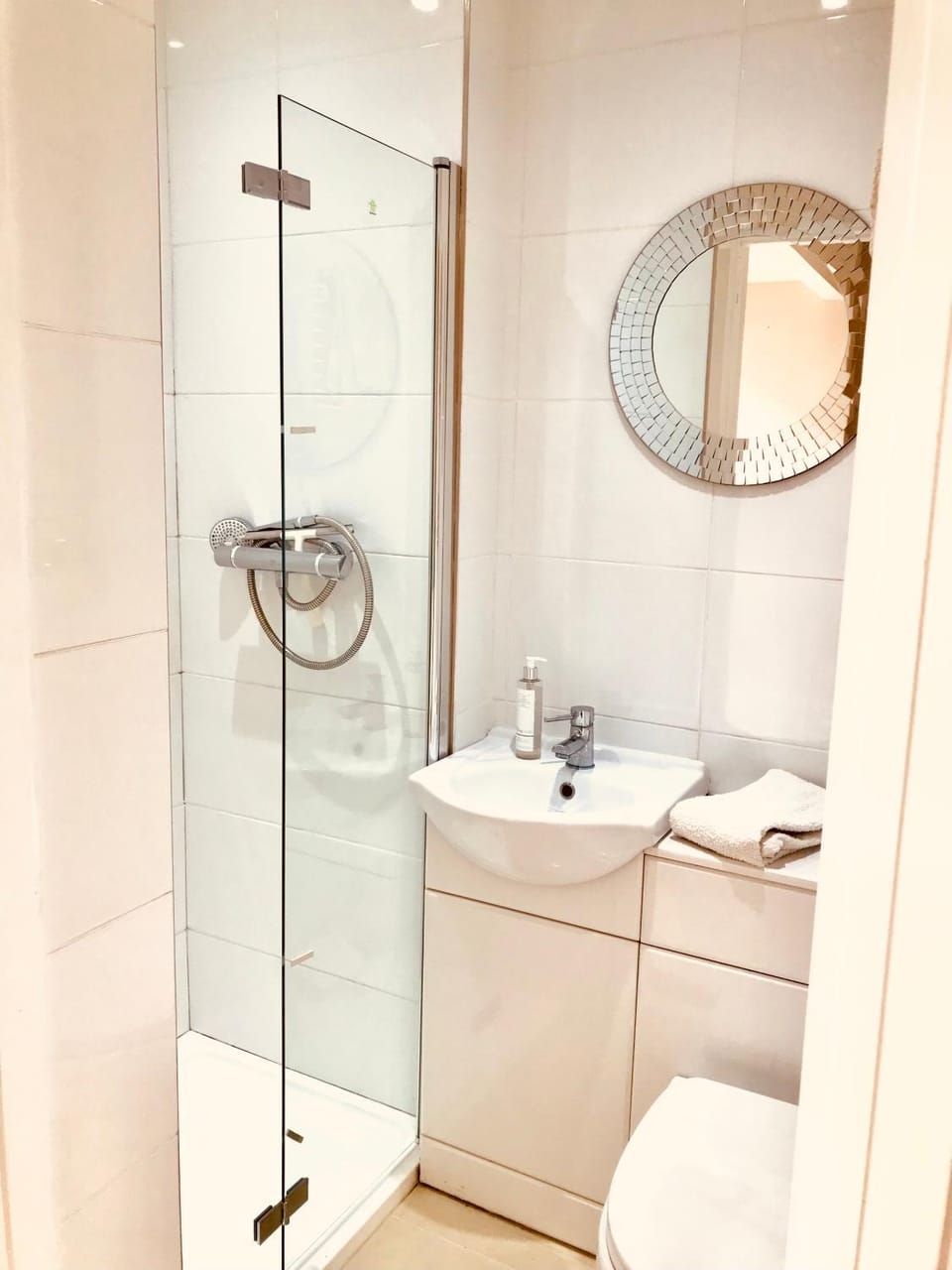 Shower, towels