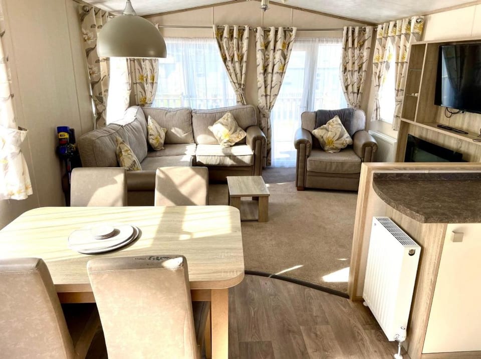 Gold Standard Luxury and Modern Static Caravan at Clarach Bay House in Tirymynach