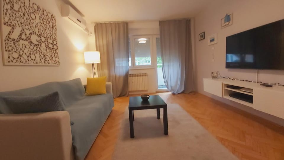 Communal lounge/ TV room, Evening entertainment