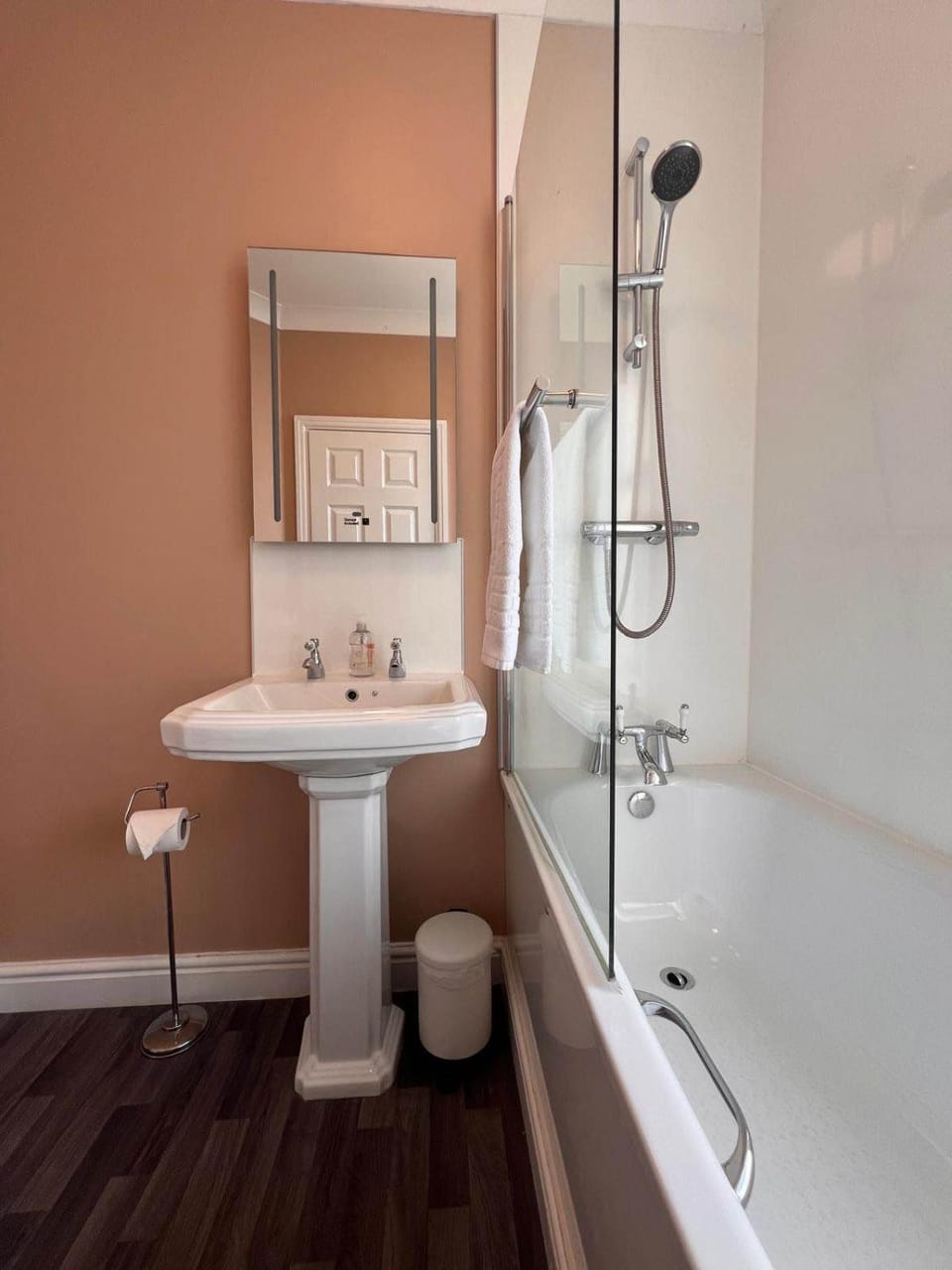 Shower, Bathroom, Bath, towels