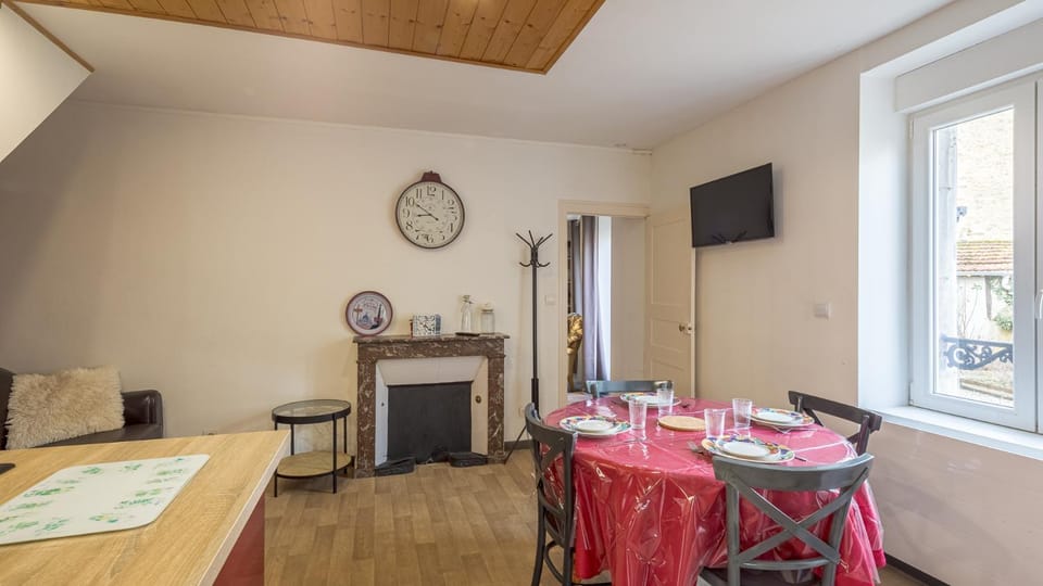 TV and multimedia, Living room, Dining area