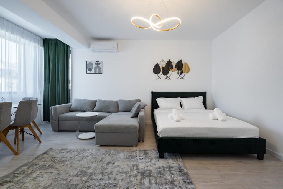 Bed, Living room, Photo of the whole room, Seating area, Bedroom
