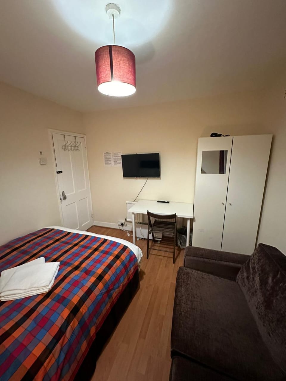 Bed, TV and multimedia, Bedroom, heating, wardrobe