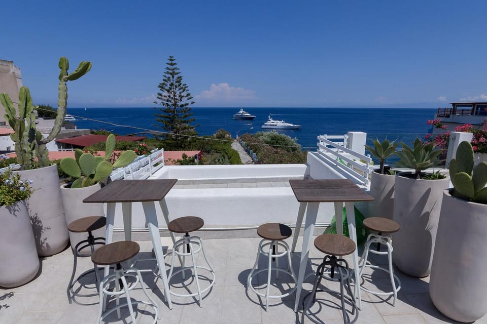 Lounge or bar