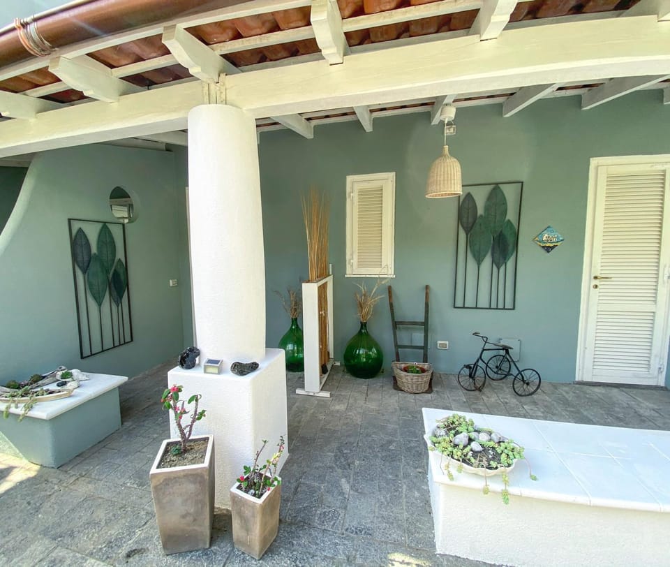 Property building, Garden