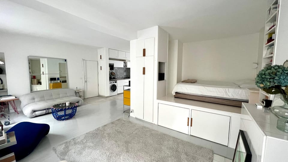 Bed, Photo of the whole room