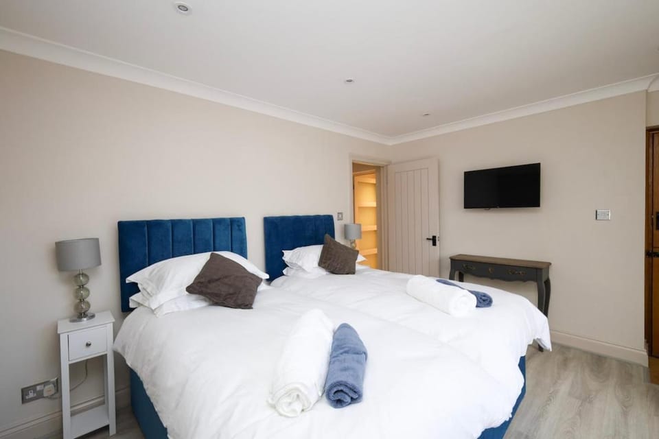 Sunnybrook Apartment in Borough of Waverley
