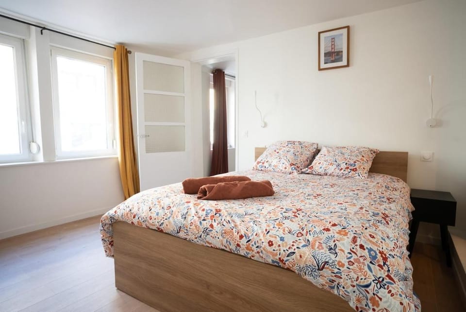 Bed, Photo of the whole room