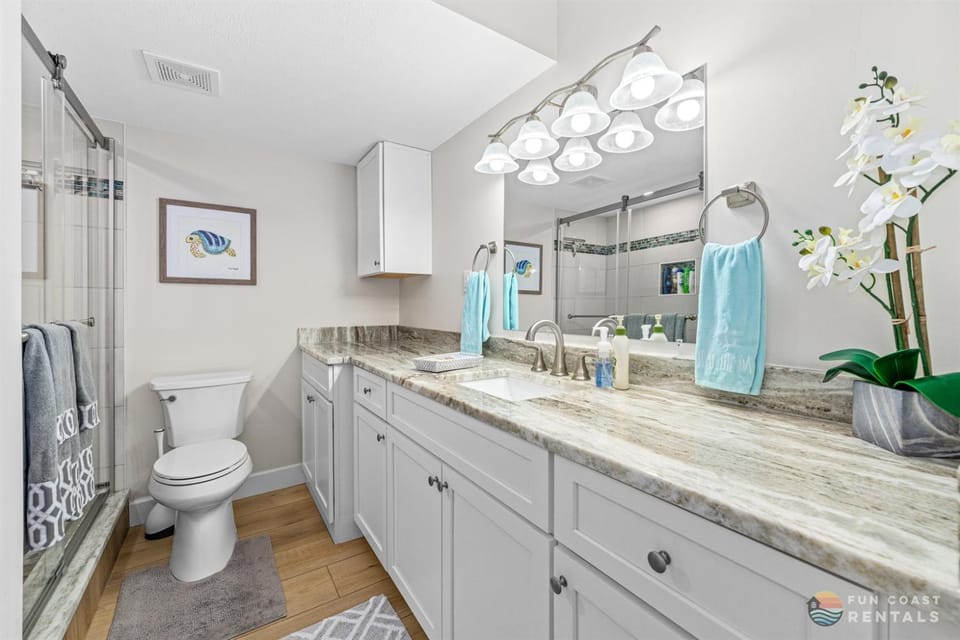 Spectacular Ocean View STEPS from the Beach and Pool! 4th Floor Studio! Apartment in New Smyrna Beach