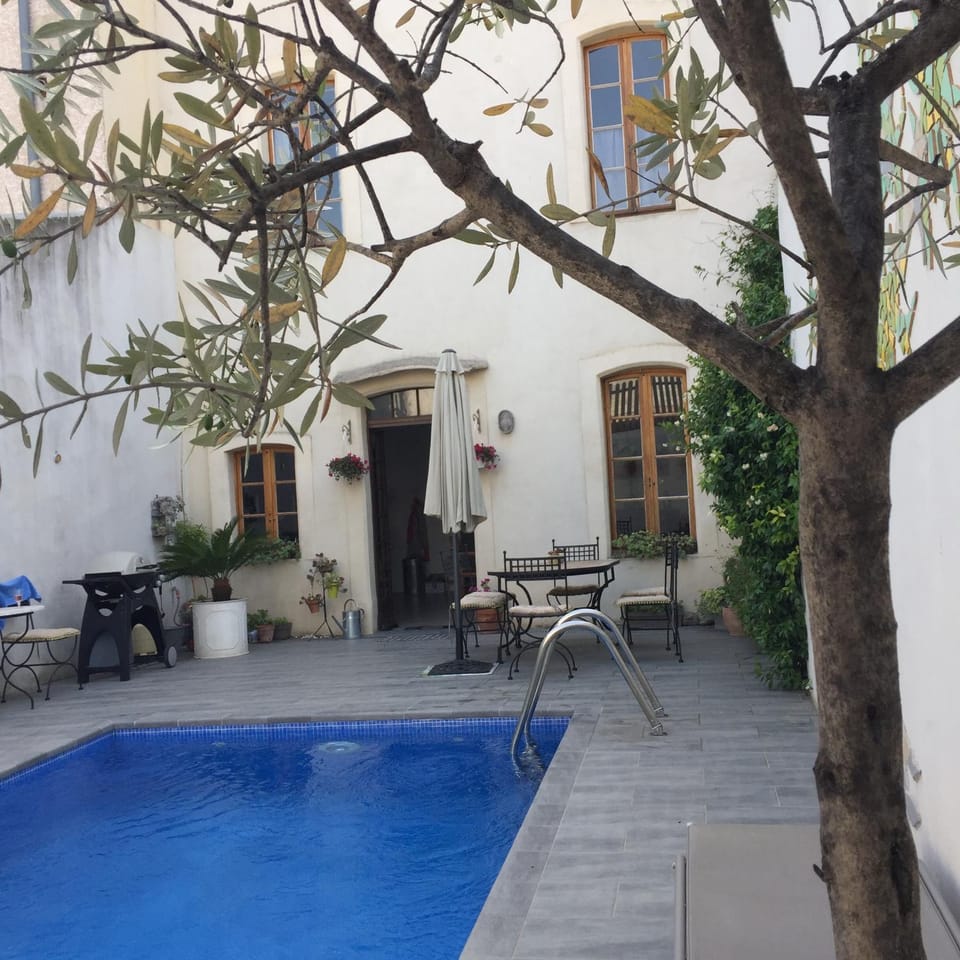 Property building, Garden, Balcony/Terrace, Swimming pool