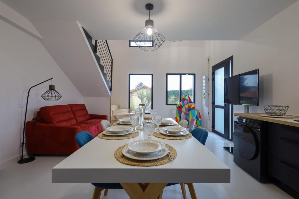 Living room, Dining area