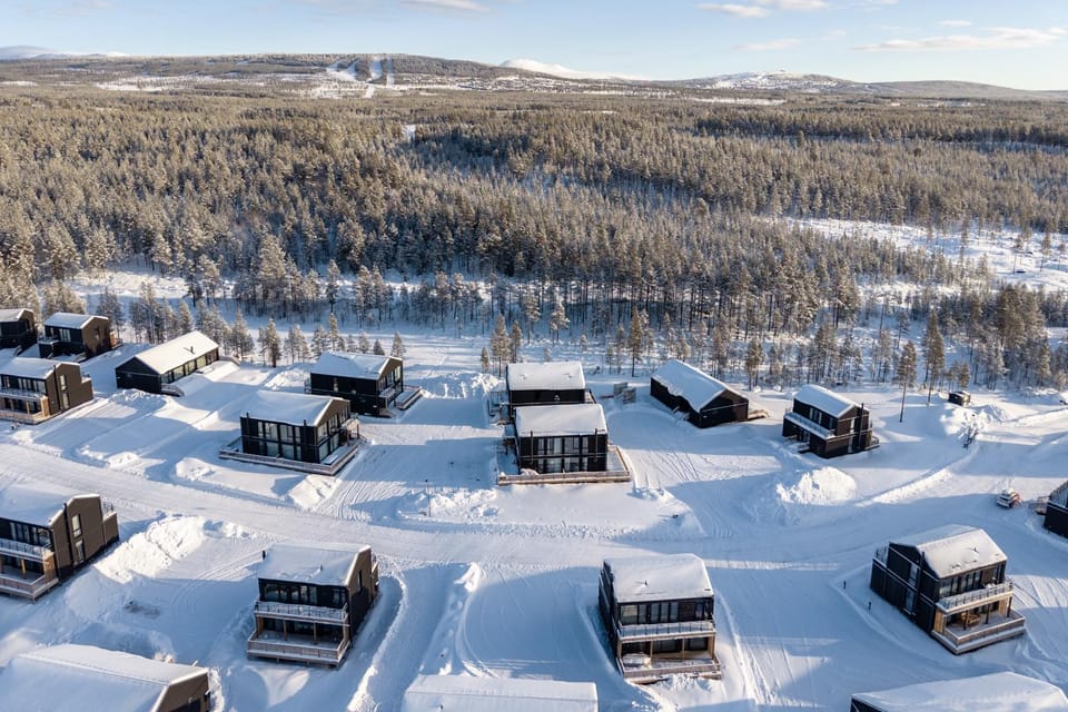 Property building, Natural landscape, Bird's eye view, Winter, Mountain view