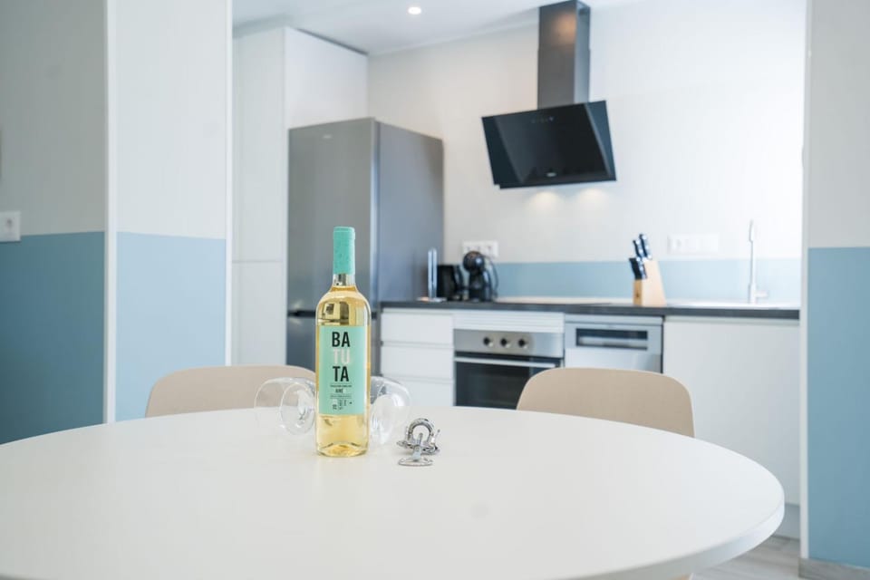 Kitchen or kitchenette, oven, stove