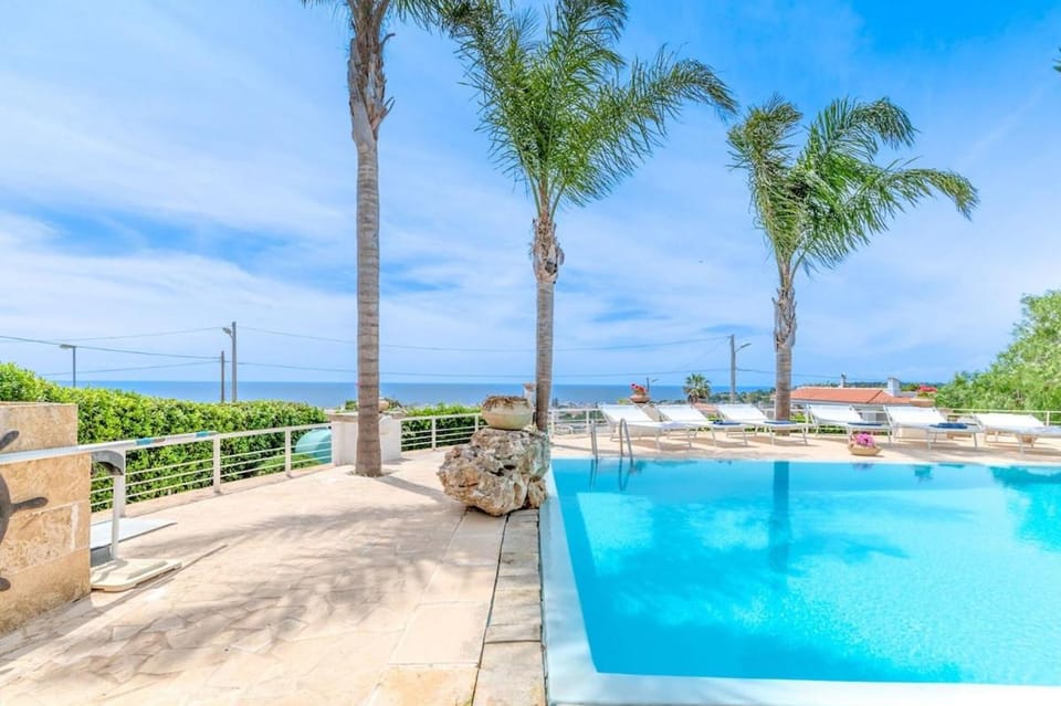 Day, Natural landscape, Pool view, Sea view, Swimming pool, sunbed