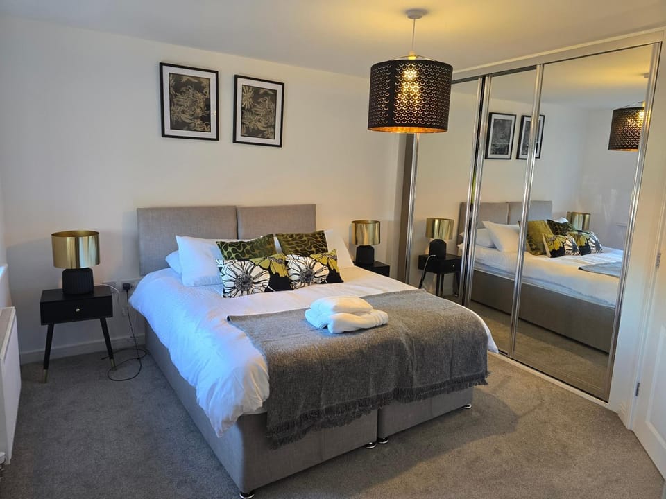Bed, Photo of the whole room, Bedroom, towels, air conditioner