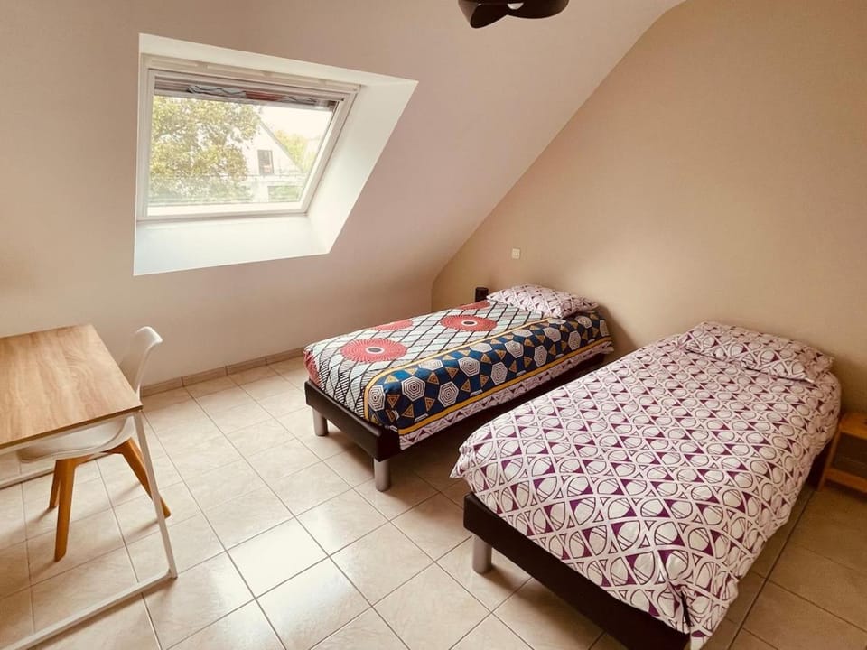 Bed, Photo of the whole room, Bedroom