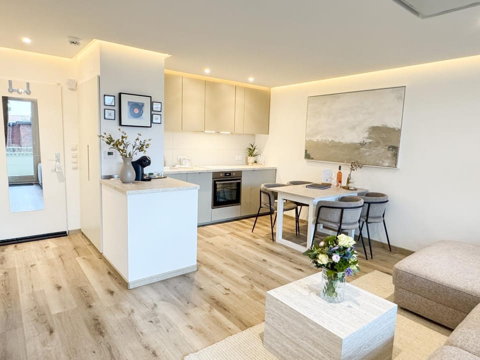 Kitchen or kitchenette, Living room, Dining area