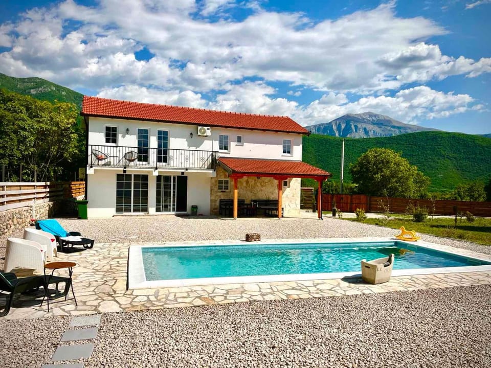 Property building, Swimming pool