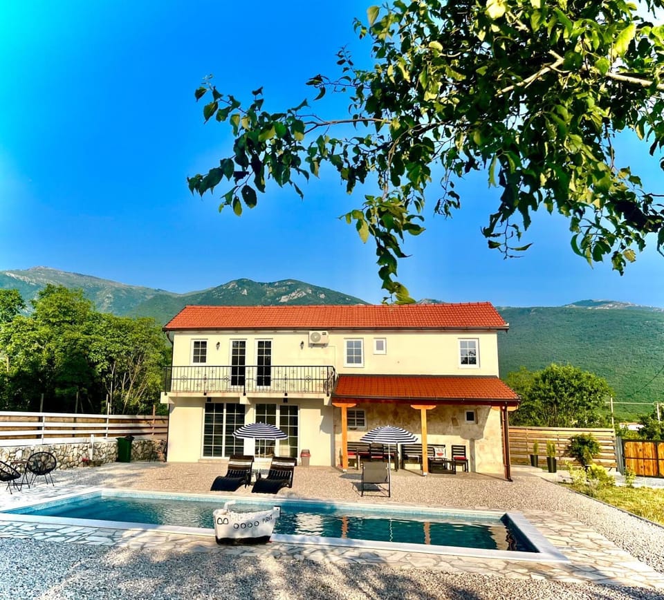 Property building, Natural landscape, Mountain view, Swimming pool