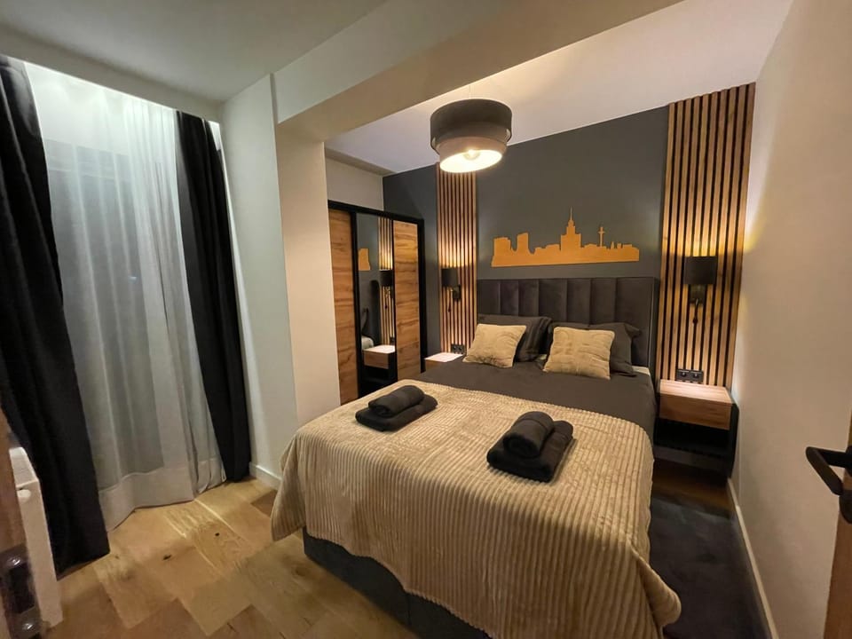 Bedroom, towels