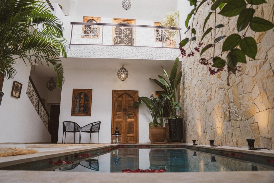Patio, Pool view, Swimming pool
