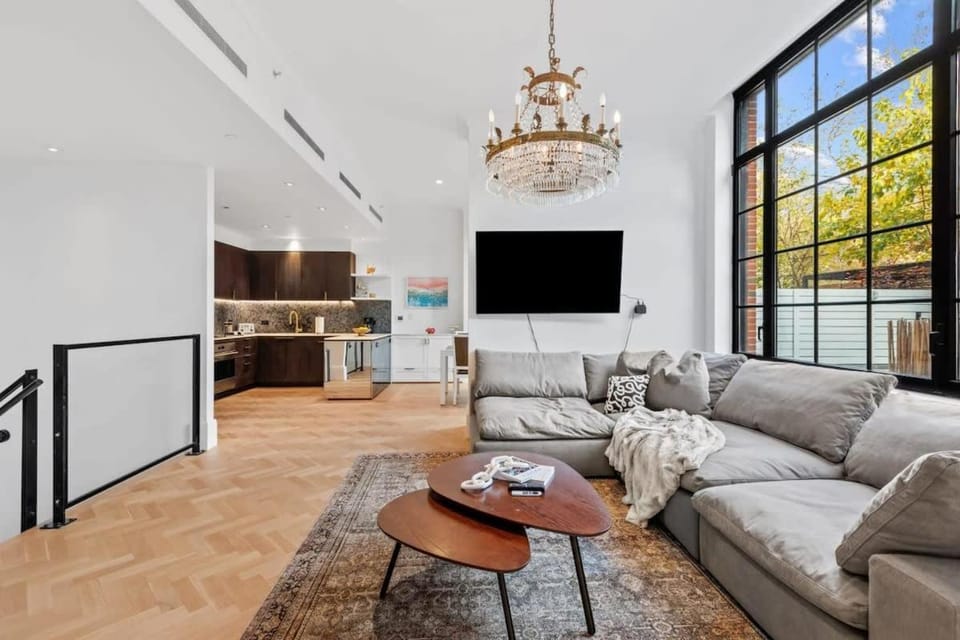 Clinton by Rove Travel 3BR Duplex with Backyard Apartment in East Village