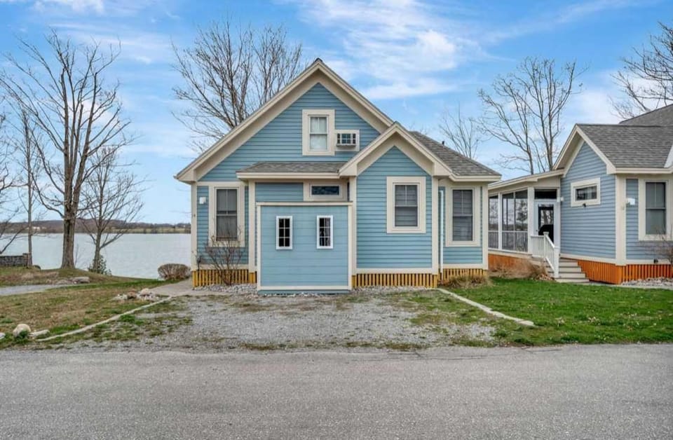 The Kingfisher - 14 Summer Village House in New York