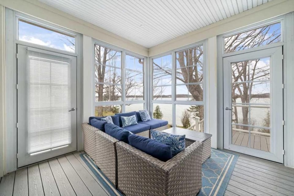 The Kingfisher - 14 Summer Village House in New York
