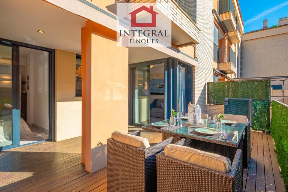 Day, Balcony/Terrace, furniture