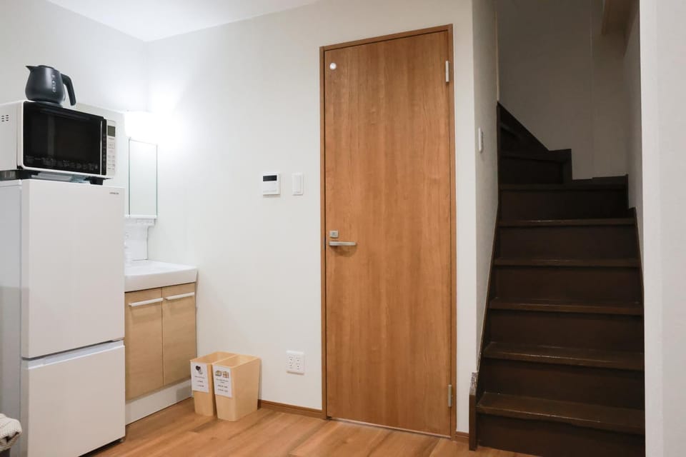 Kitchen or kitchenette, oven
