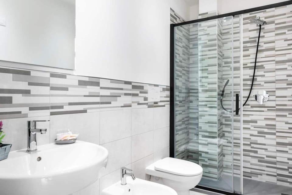 Shower, Toilet, Bathroom
