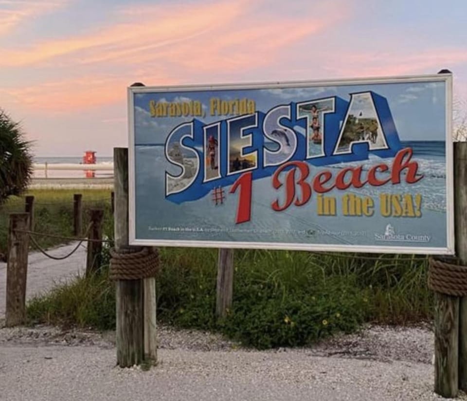 Available for Season! Siesta Shores #9 Apartment in Siesta Beach