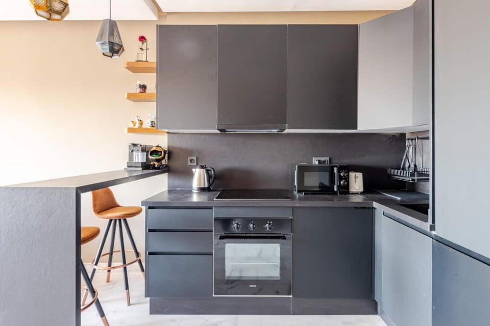 Coffee/tea facilities, Kitchen or kitchenette, Dining area, dishwasher, minibar, oven, pet friendly, stove, toaster