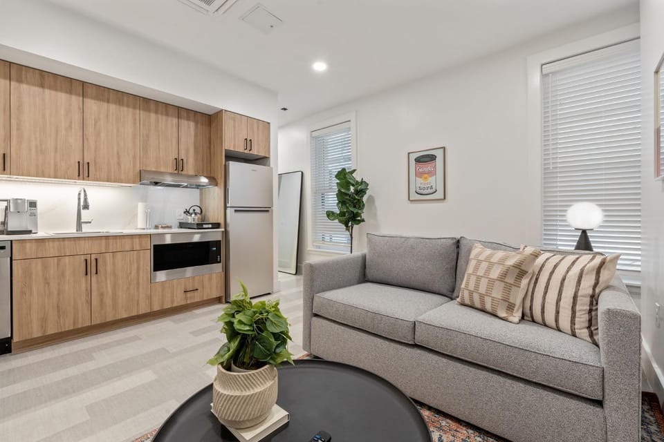 Kitchen or kitchenette, Living room, Seating area