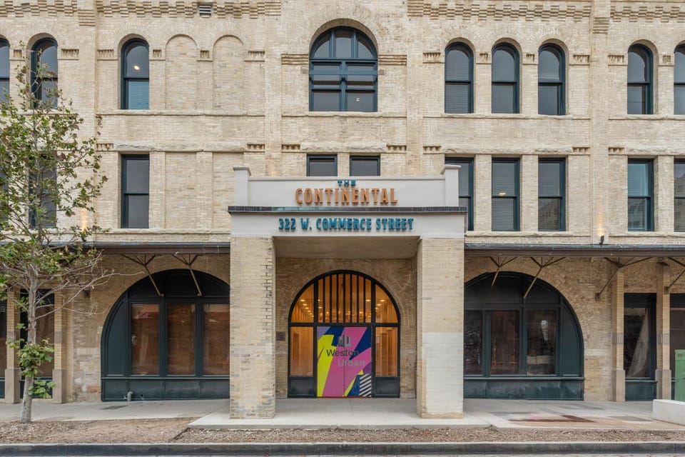 Property building, Facade/entrance