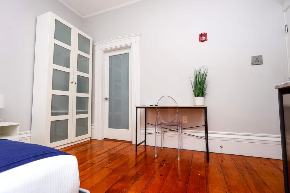 Convenient Beacon Hill Rental by MGH & TD Garden #5 Apartment in Beacon Hill