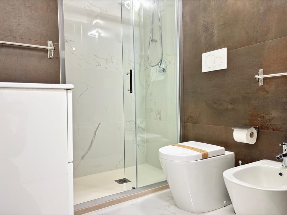 Shower, Toilet, Bathroom, bidet