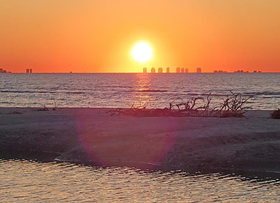 Tranquil 2nd floor beachfront condo on Sanibel Island - Sandalfoot 2A2 Apartment in Sanibel Island
