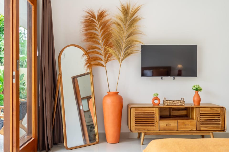 TV and multimedia, Dining area