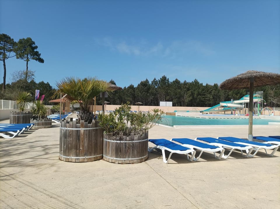 camping les oyats Campground/ 
RV Resort in Seignosse