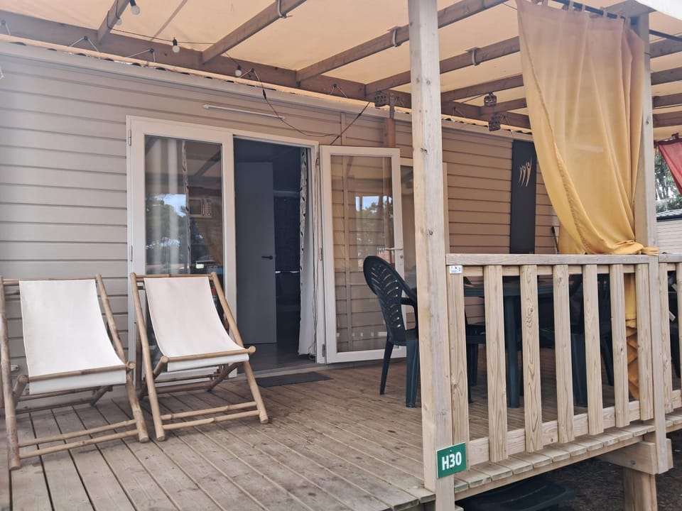 camping les oyats Campground/ 
RV Resort in Seignosse