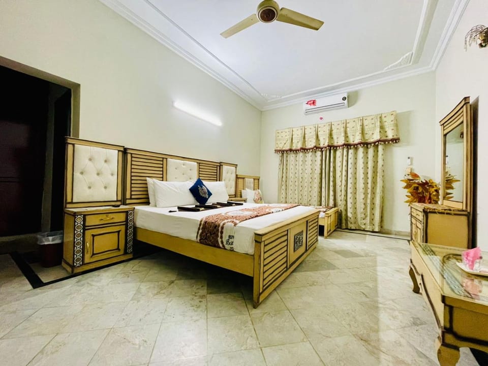 Neelum Guest House Bed and Breakfast in Islamabad Capital Territory