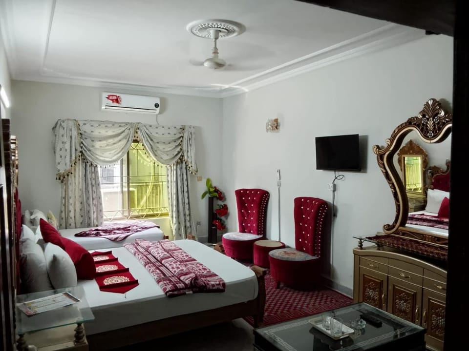 Neelum Guest House Bed and Breakfast in Islamabad Capital Territory