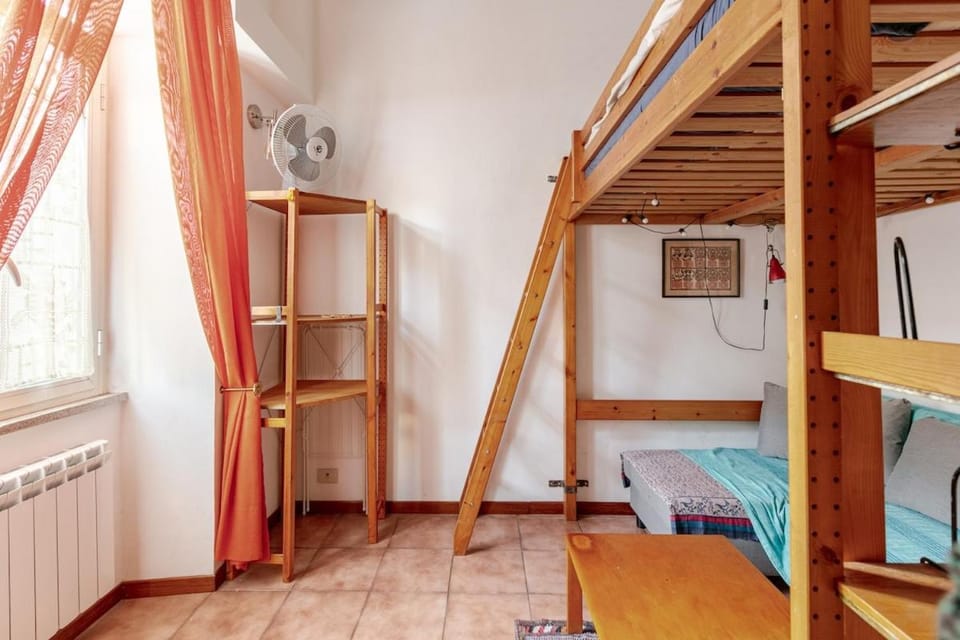 Cozy studio at pedestrian street Apartment in Rome