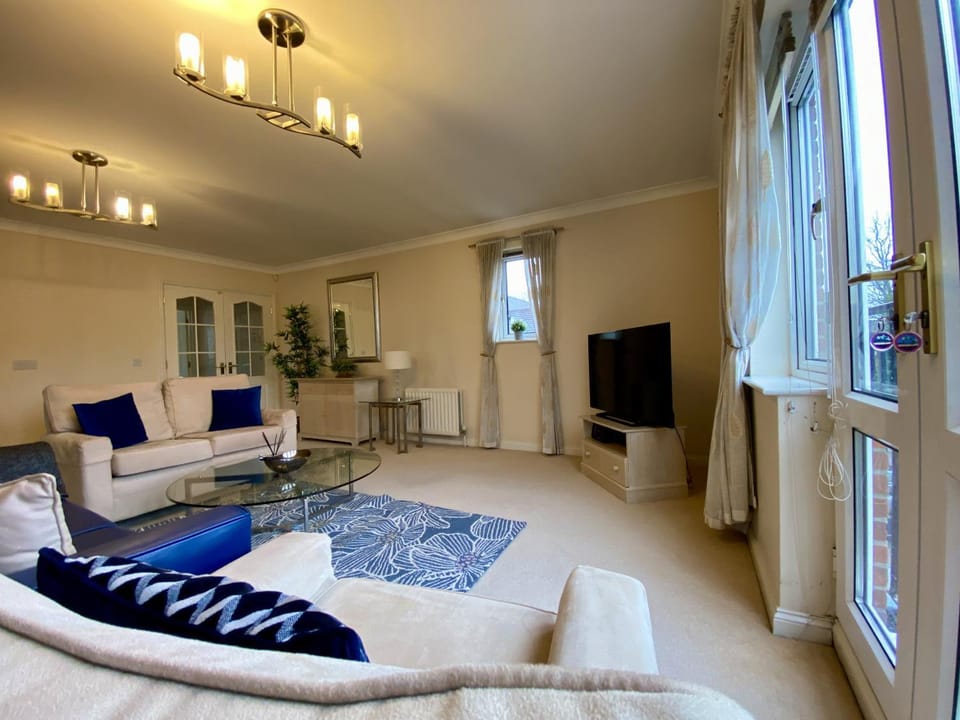 Stylish Bracknell Top Floor Apartment Apartment in Bracknell