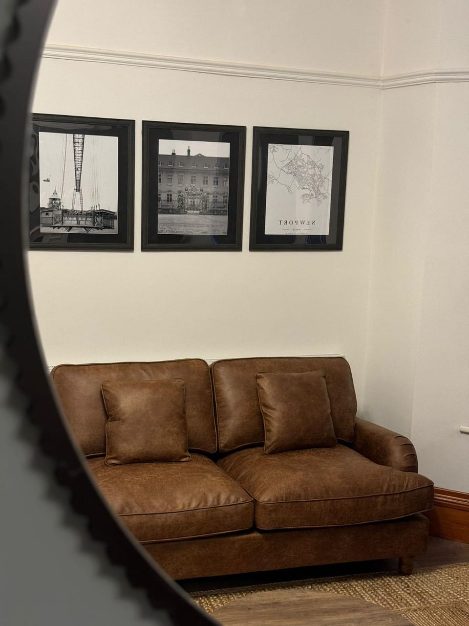 Handpost Gardens Apartment in Newport
