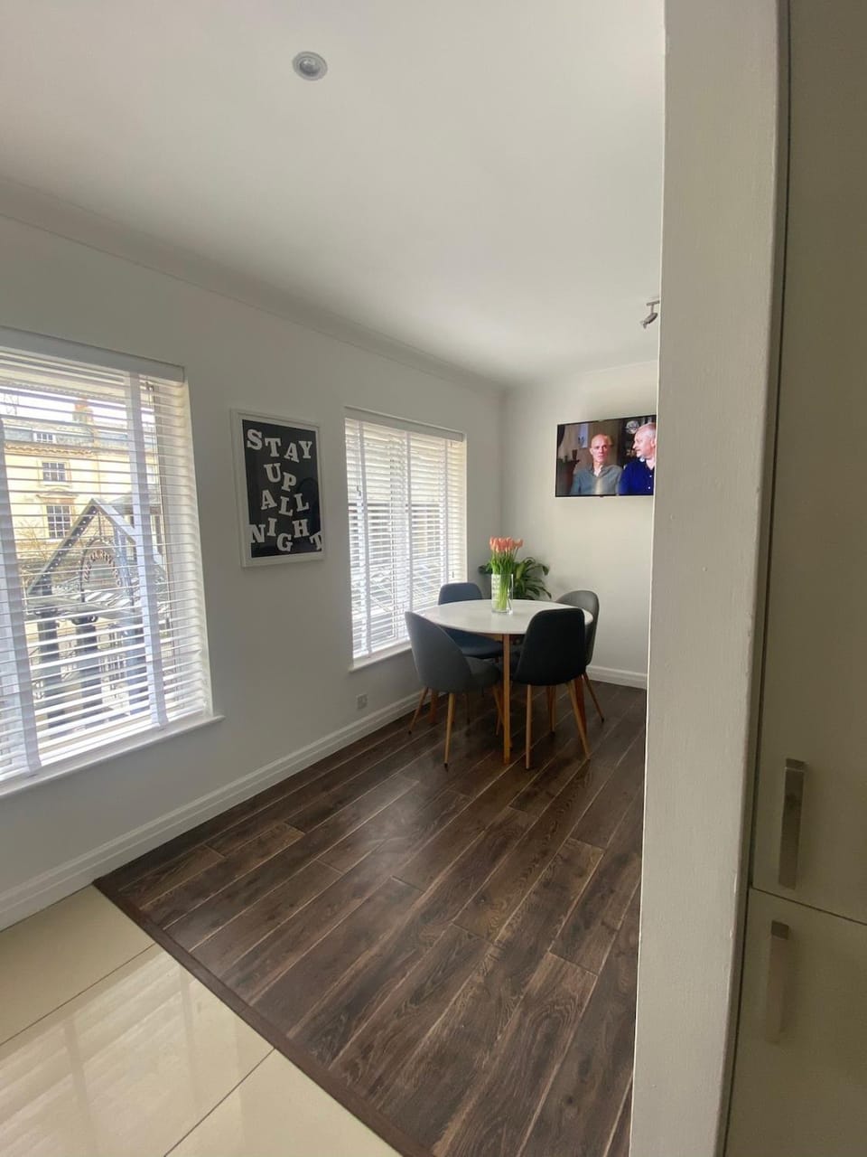 Seating area, Dining area