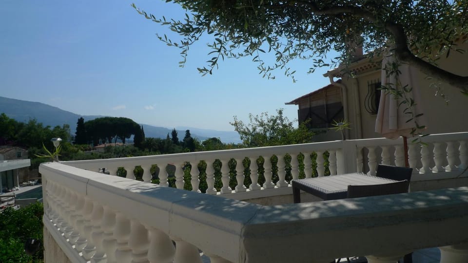 Appartement ensoleillé belle vue dégagée Apartment in Roquebrune-Cap-Martin